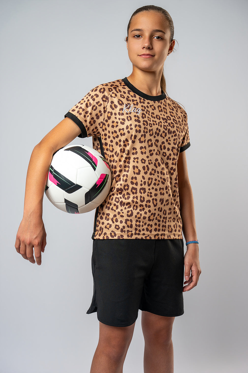 đ LEO Leopard